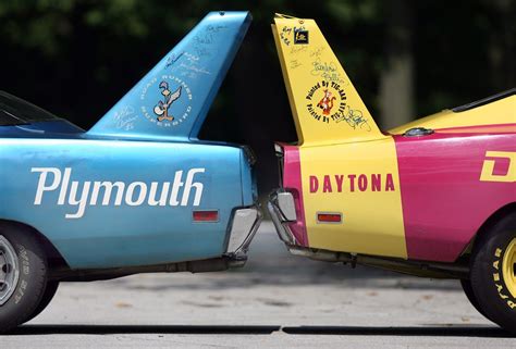 dodge daytona vs plymouth superbird